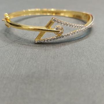 Designer bracelet with American diamonds by 